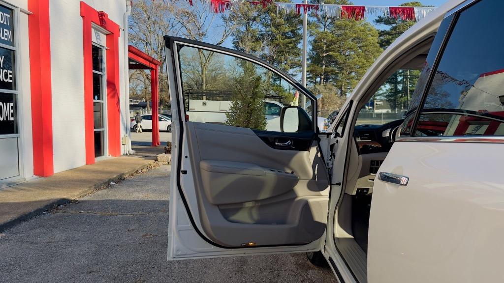 2015 Nissan Quest SV photo