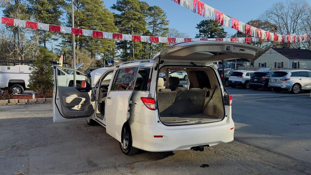 2015 Nissan Quest SV photo