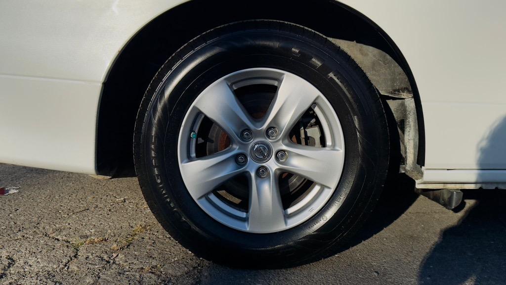 2015 Nissan Quest SV photo