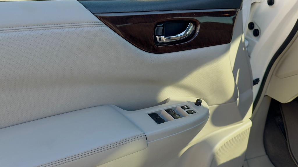 2015 Nissan Quest SV photo