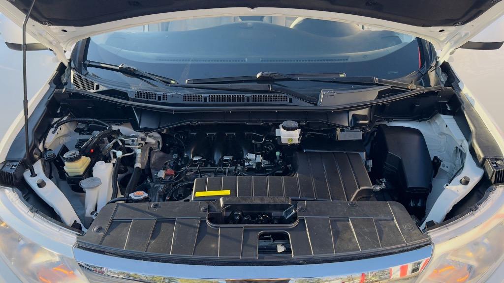 2015 Nissan Quest SV photo