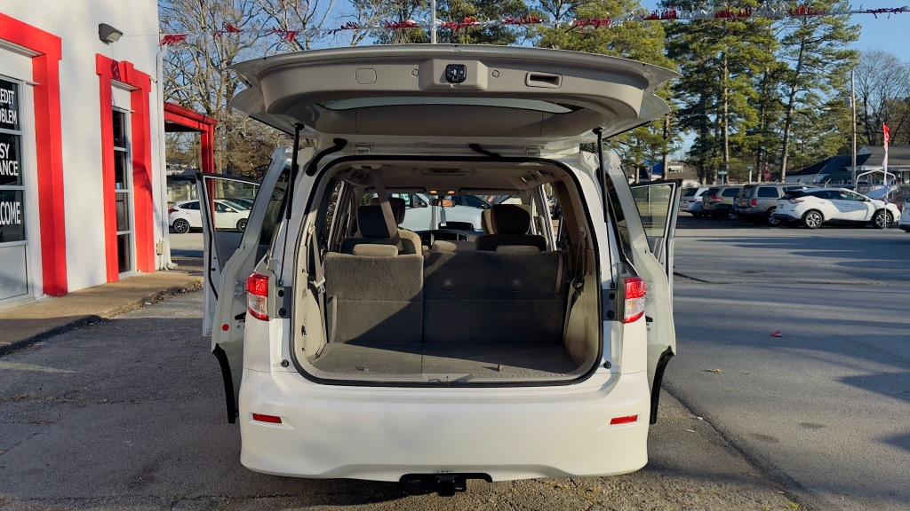 2015 Nissan Quest SV photo