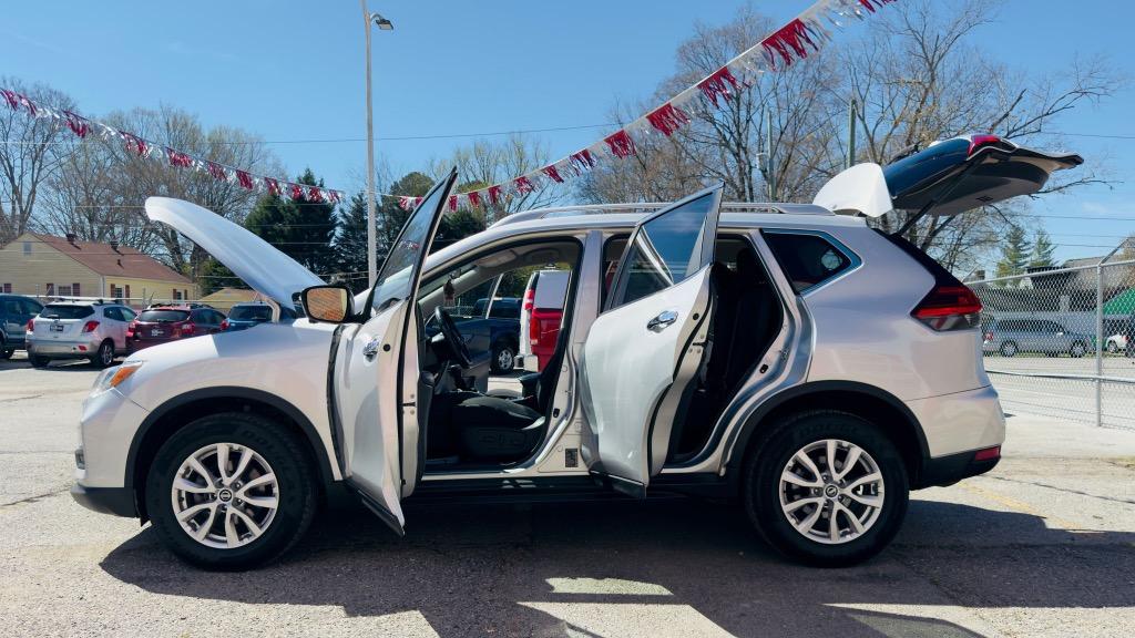 2017 Nissan Rogue - $10,995