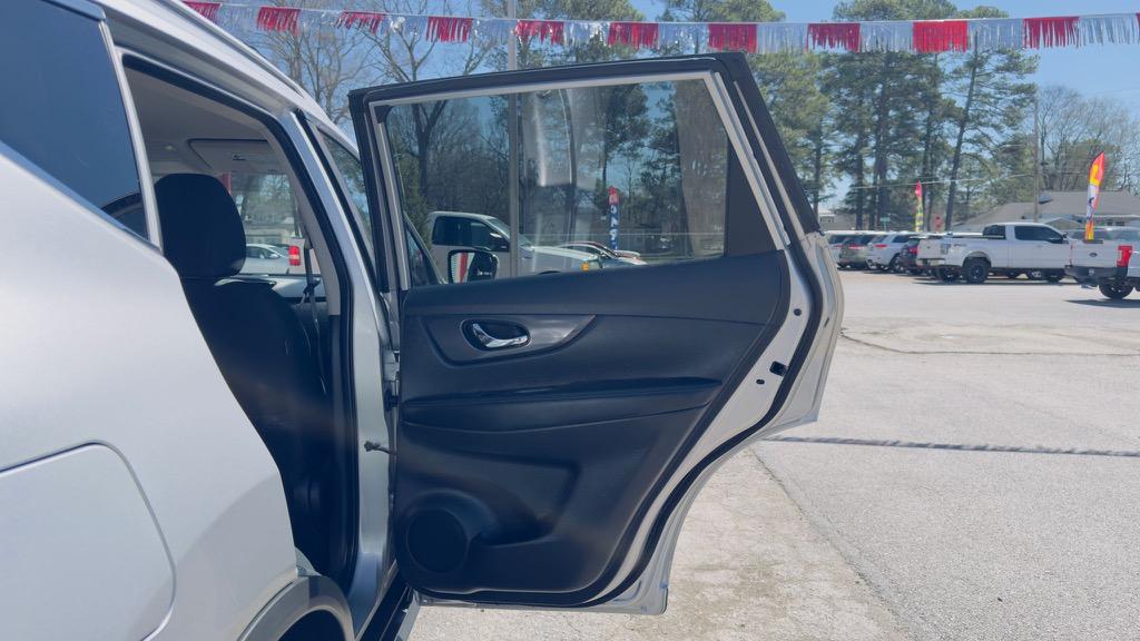 2017 Nissan Rogue - $10,995