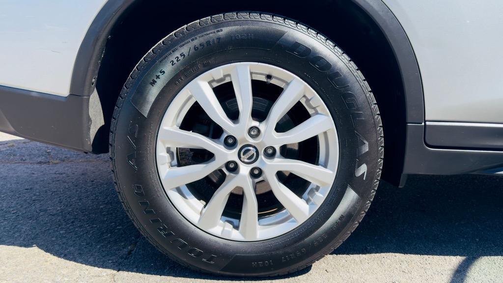 2017 Nissan Rogue - $10,995