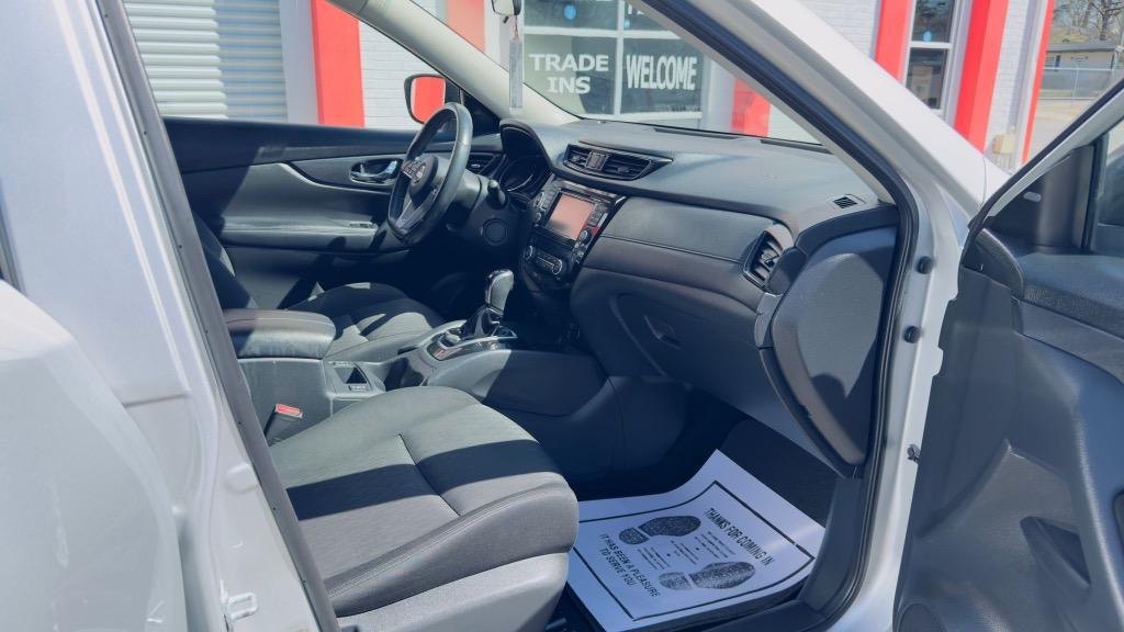 2017 Nissan Rogue - $10,995