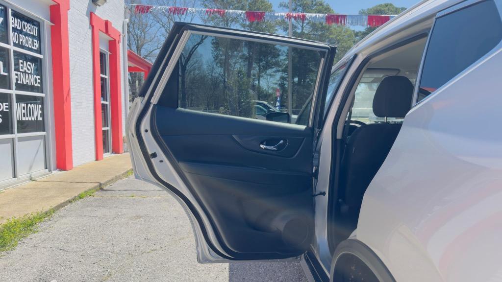 2017 Nissan Rogue - $10,995