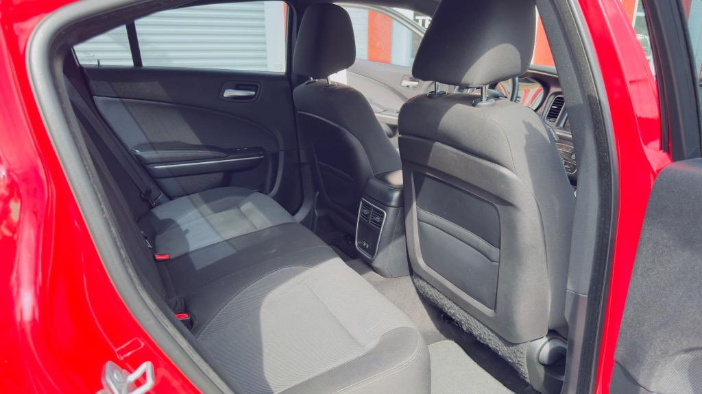 2015 Dodge Charger SE photo
