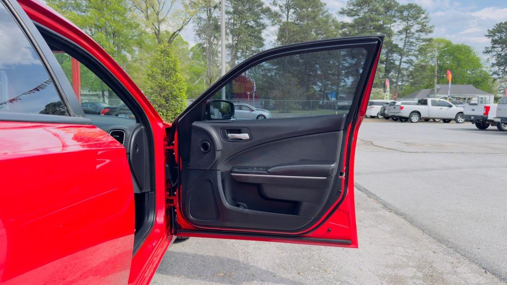 2015 Dodge Charger SE photo