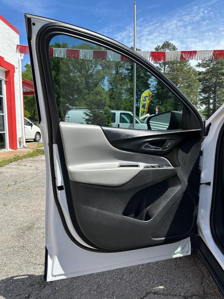2018 Chevrolet Equinox LS photo