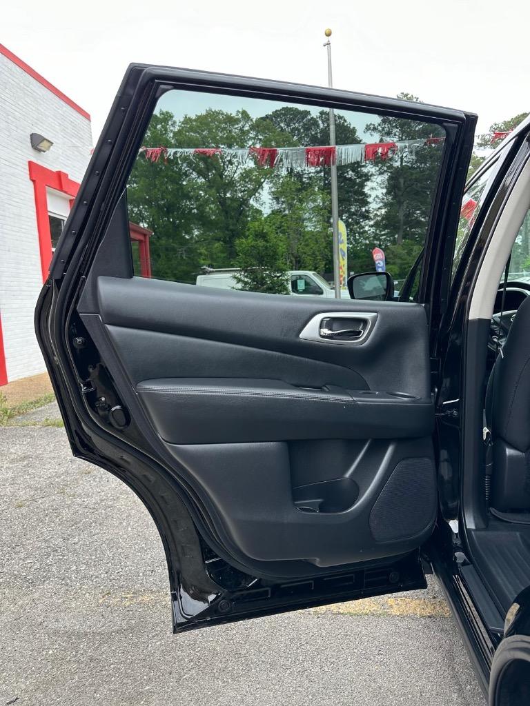 2019 Nissan Pathfinder SV photo