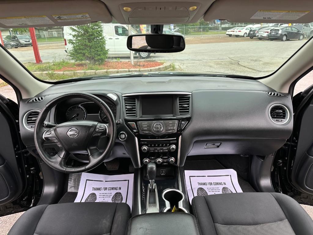 2019 Nissan Pathfinder SV photo
