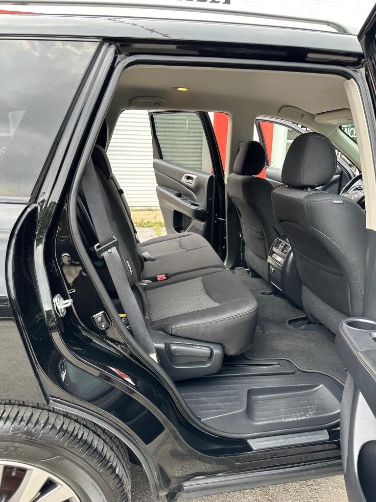 2019 Nissan Pathfinder SV photo