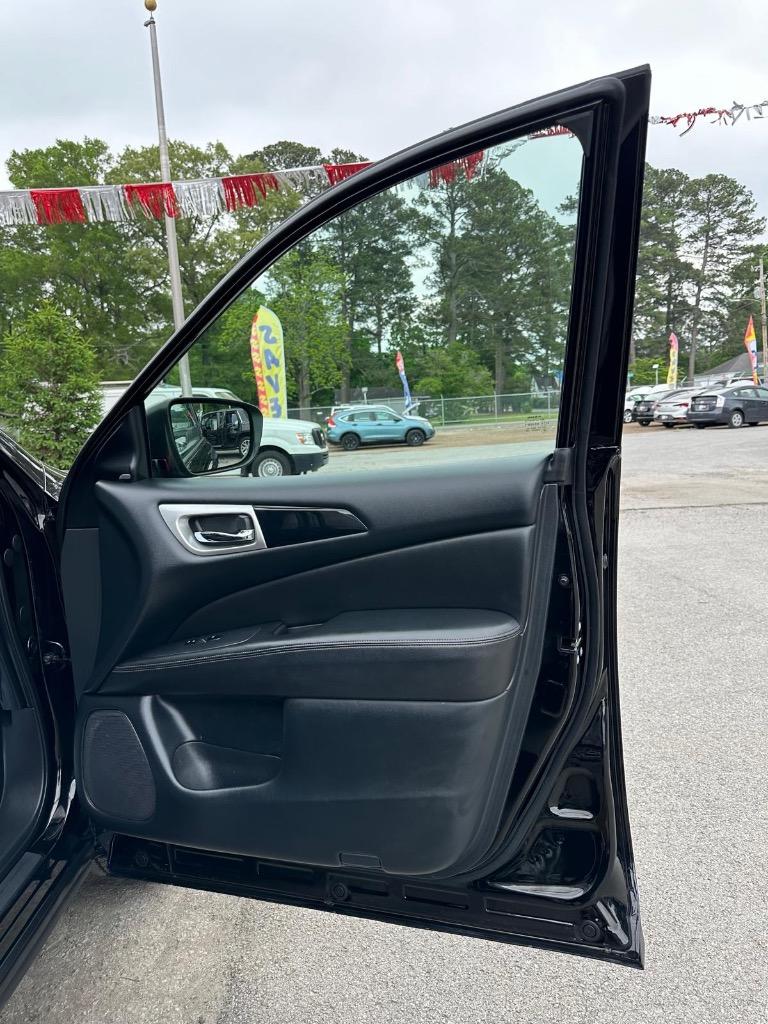 2019 Nissan Pathfinder SV photo