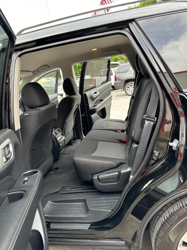 2019 Nissan Pathfinder SV photo