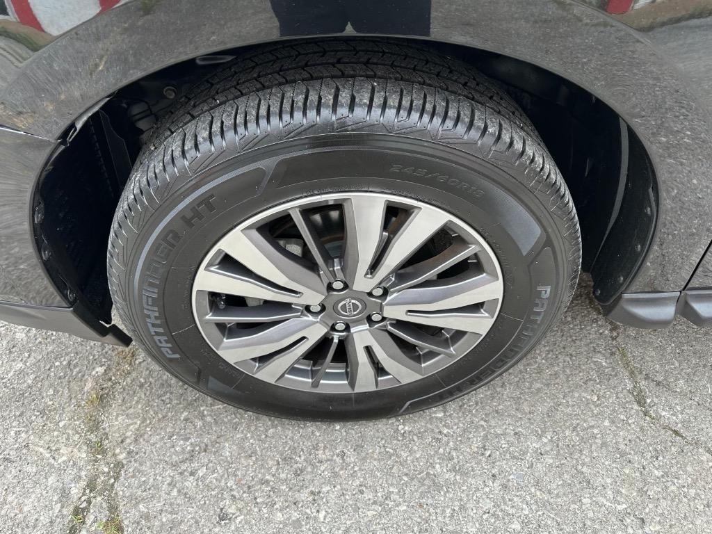 2019 Nissan Pathfinder SV photo