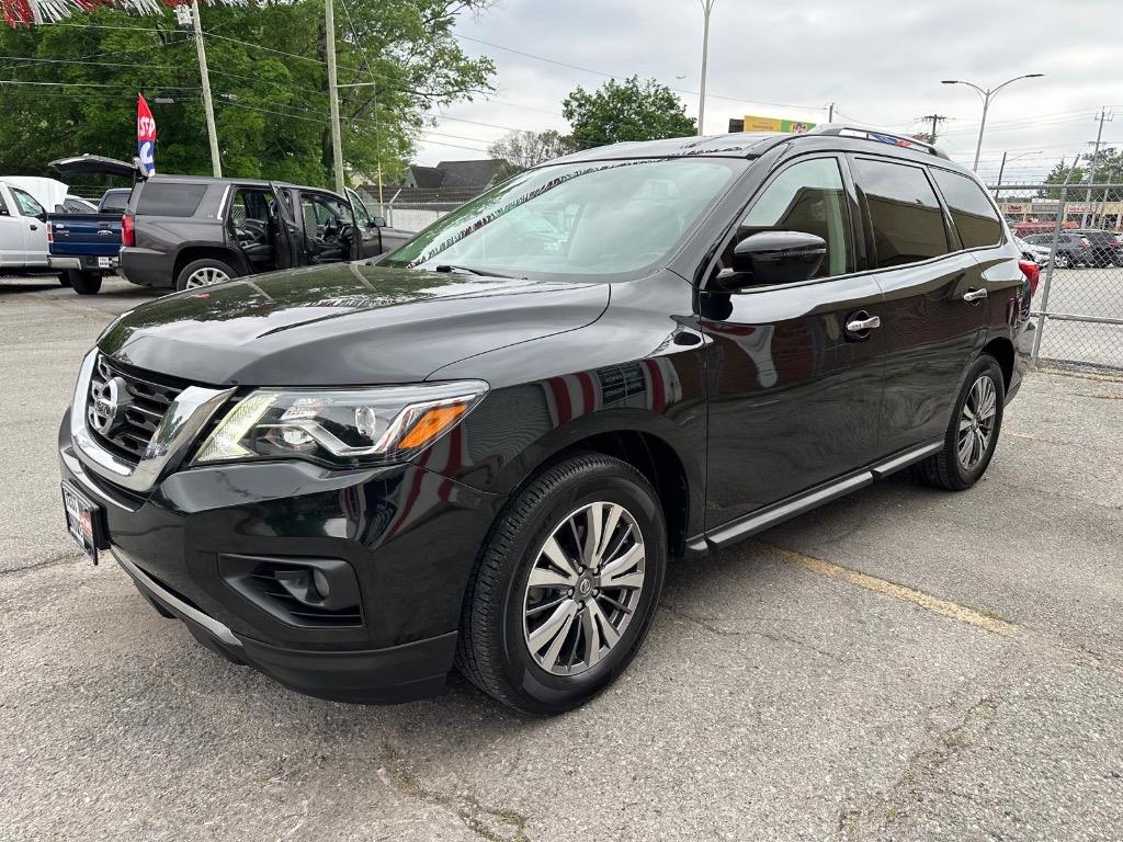 2019 Nissan Pathfinder SV photo