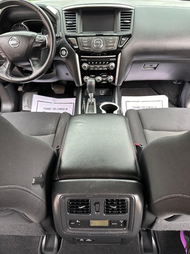 2019 Nissan Pathfinder SV photo