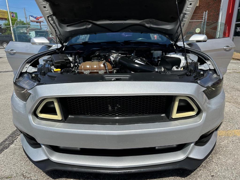 2015 Ford Mustang photo