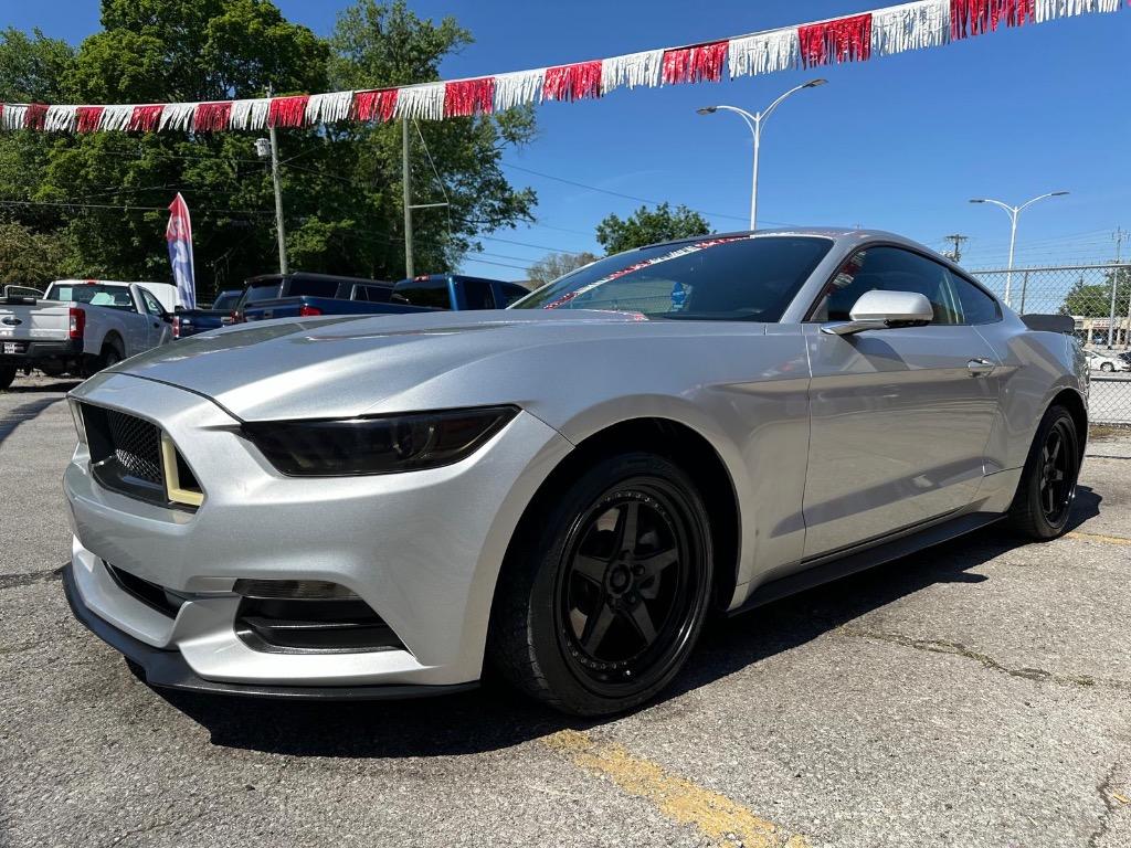 2015 Ford Mustang photo