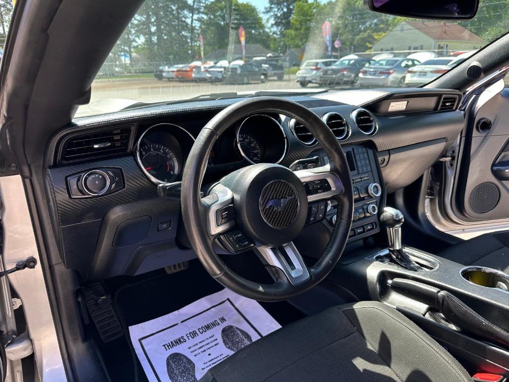 2015 Ford Mustang photo