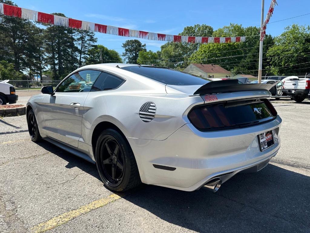 2015 Ford Mustang photo