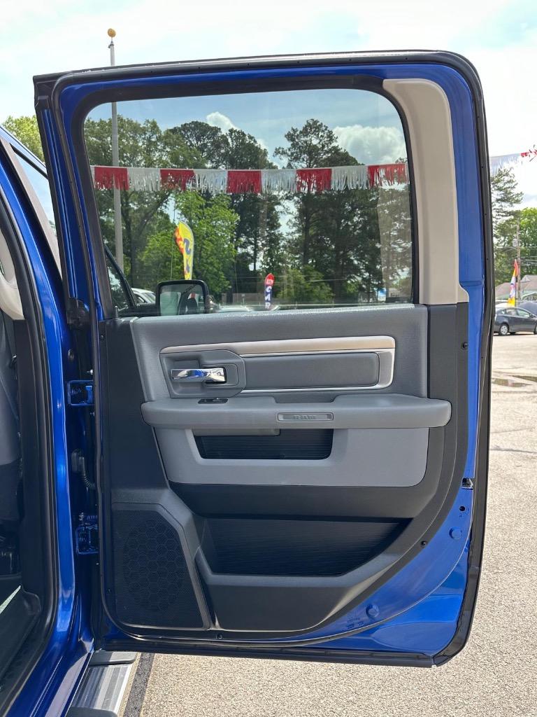 2016 RAM 1500 SLT photo