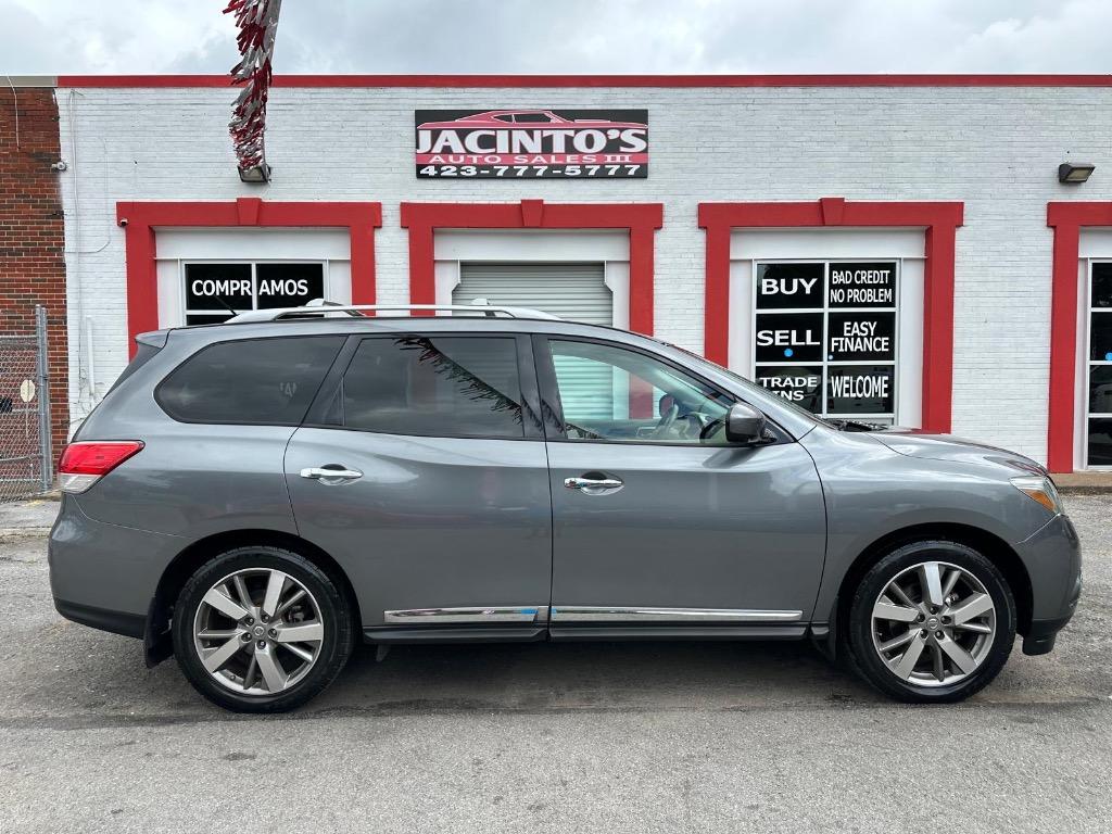 2015 Nissan Pathfinder - $10,995