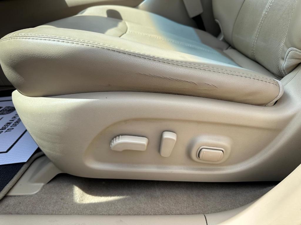 2015 Nissan Pathfinder - $10,995
