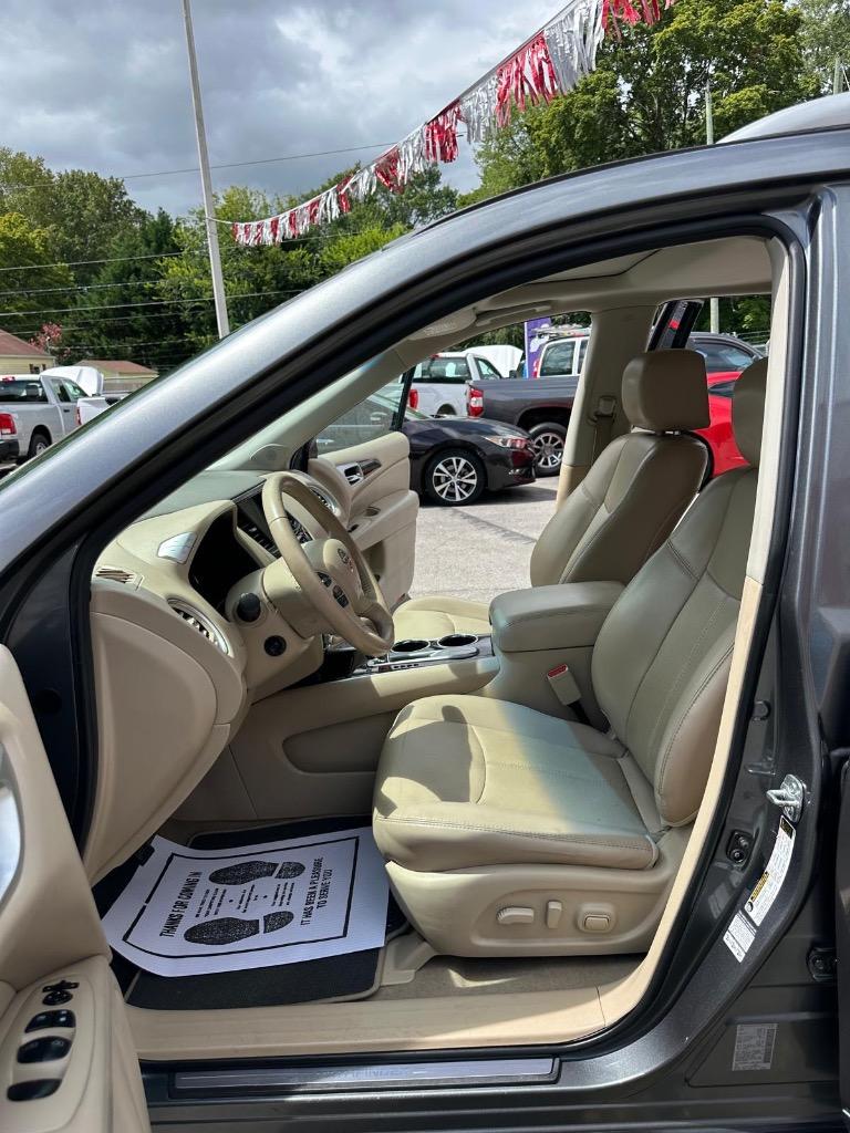 2015 Nissan Pathfinder - $10,995