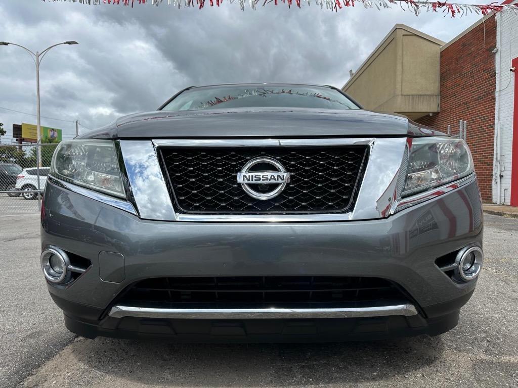 2015 Nissan Pathfinder - $10,995