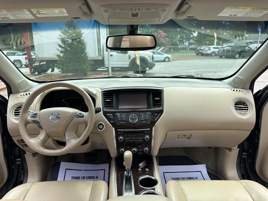 2015 Nissan Pathfinder - $10,995