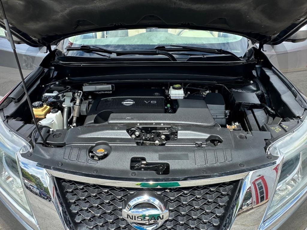 2015 Nissan Pathfinder - $10,995