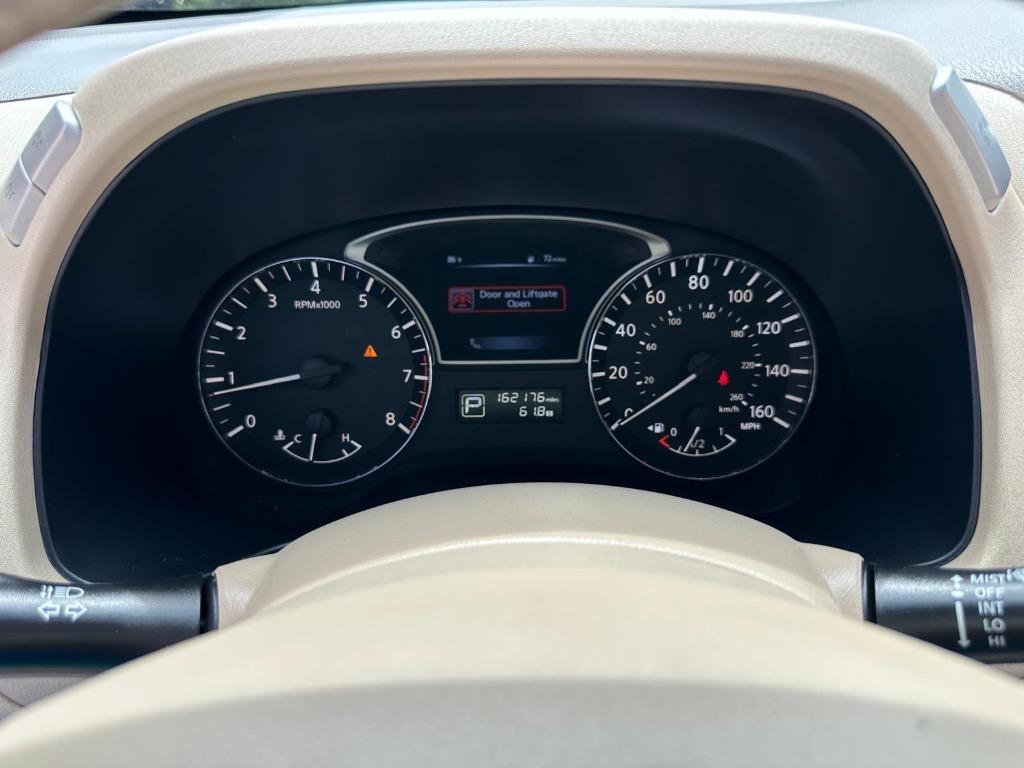 2015 Nissan Pathfinder - $10,995