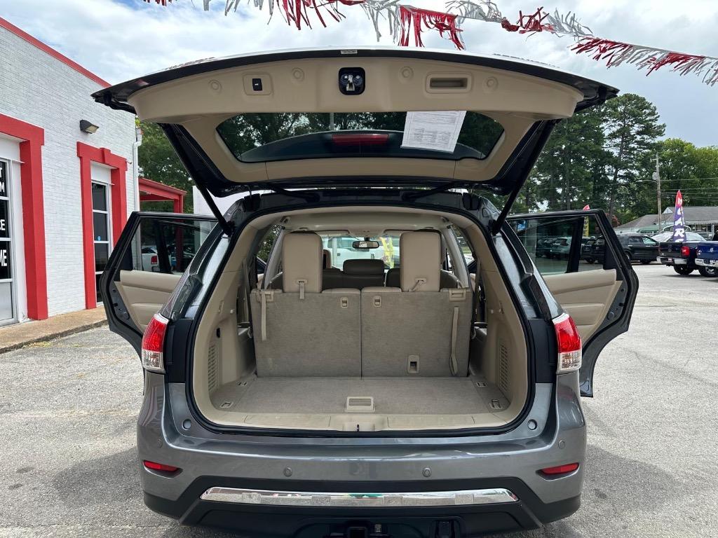 2015 Nissan Pathfinder - $10,995