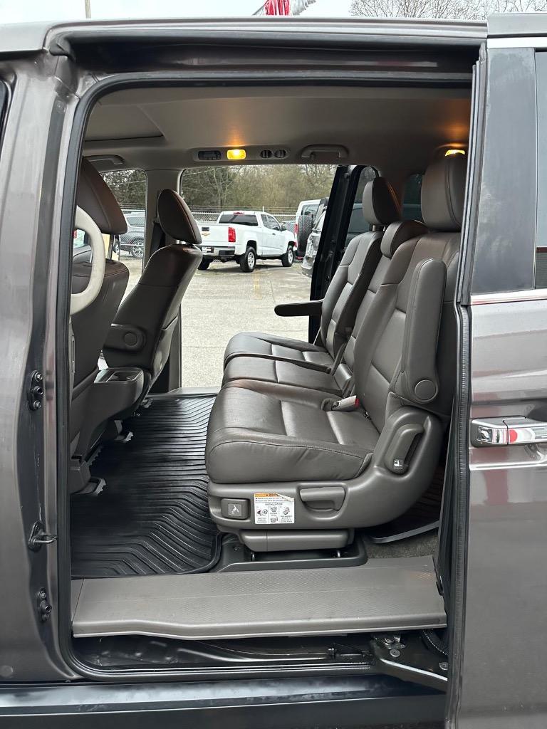 2016 Honda Odyssey - $11,995