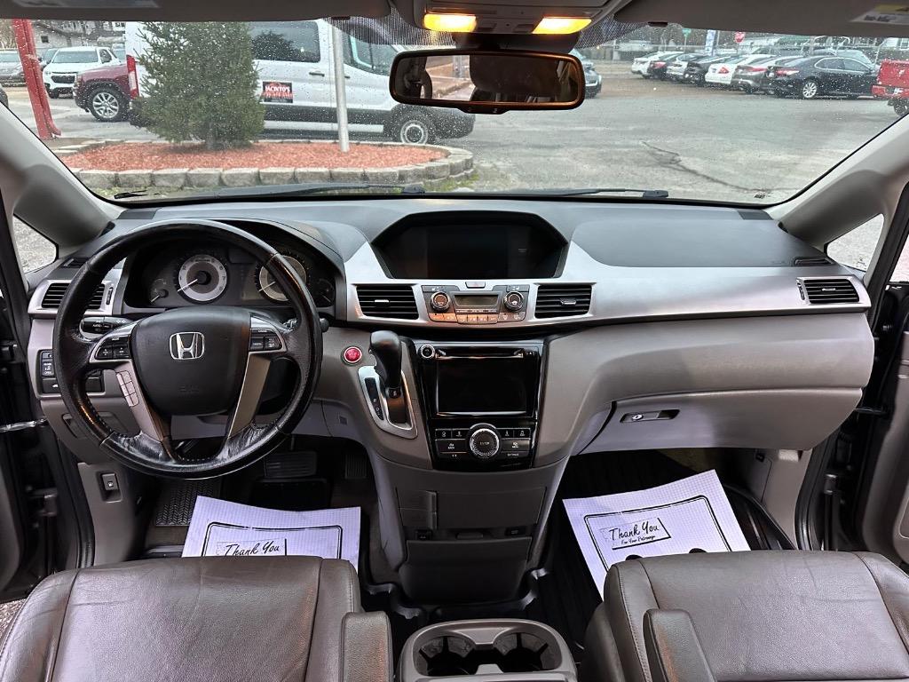 2016 Honda Odyssey - $11,995
