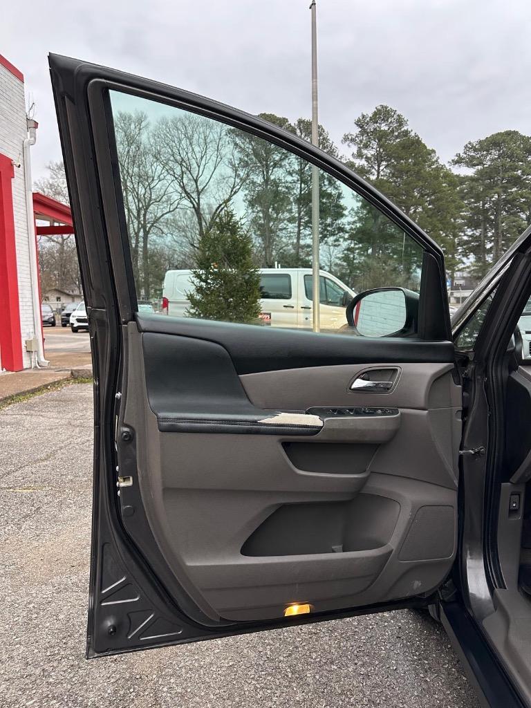 2016 Honda Odyssey - $11,995