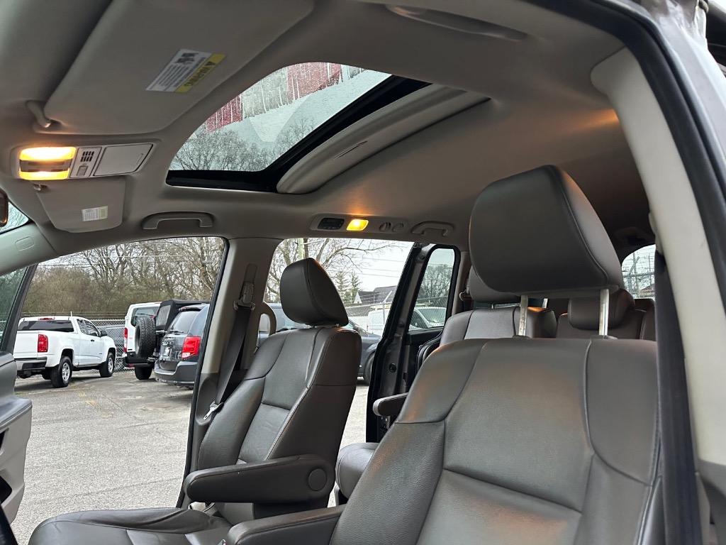 2016 Honda Odyssey - $11,995
