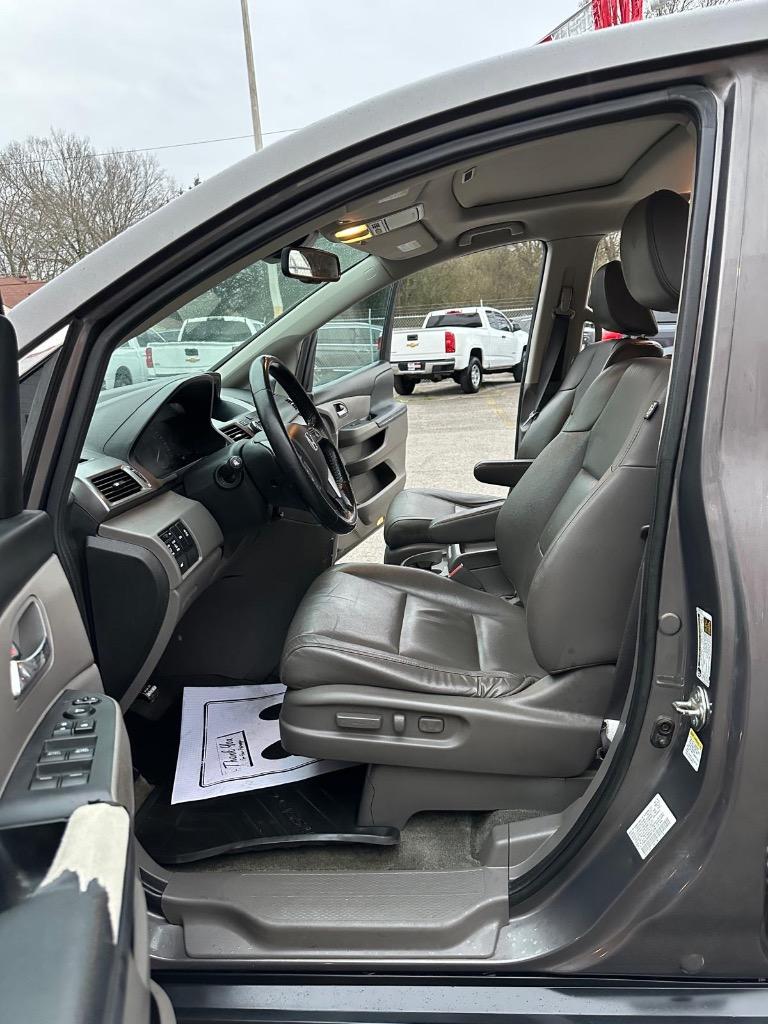 2016 Honda Odyssey - $11,995