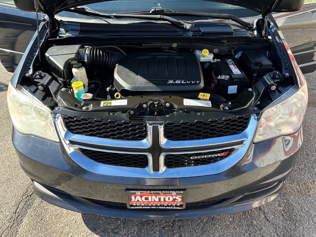 2013 Dodge Grand Caravan - $8,995