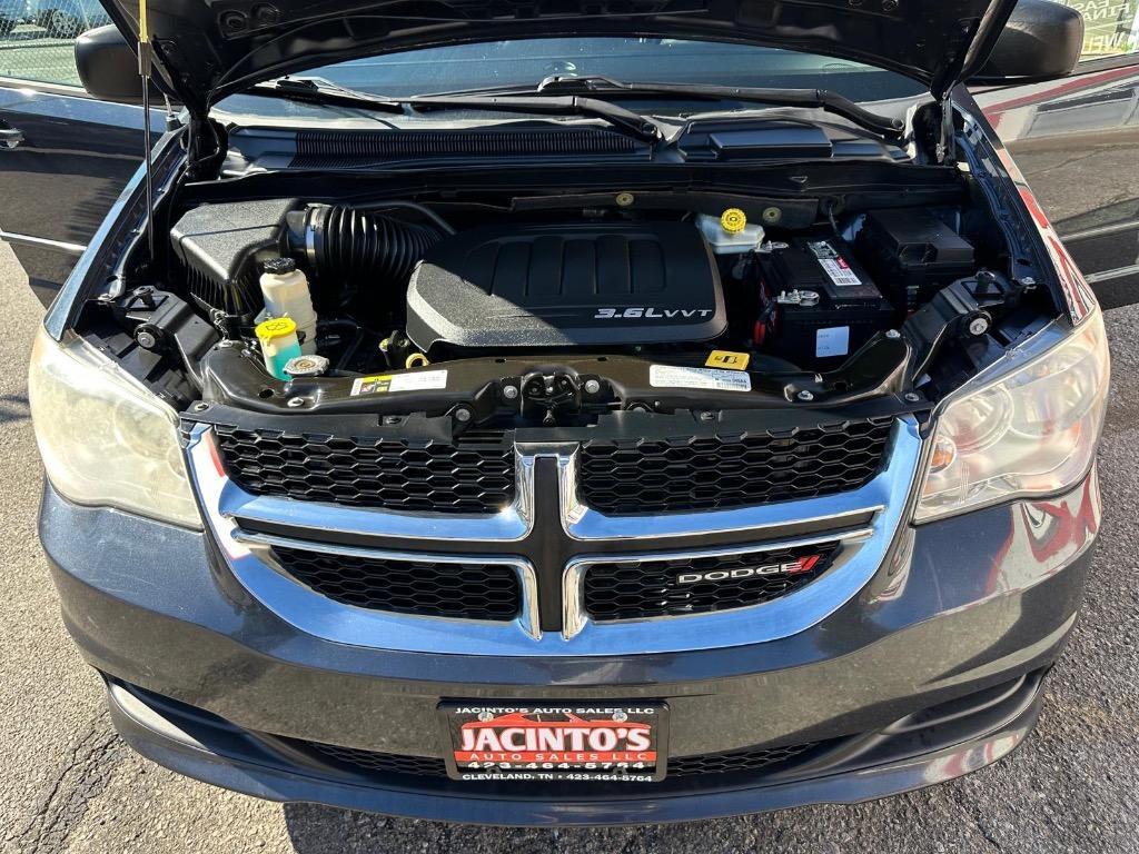 2013 Dodge Grand Caravan - $8,995