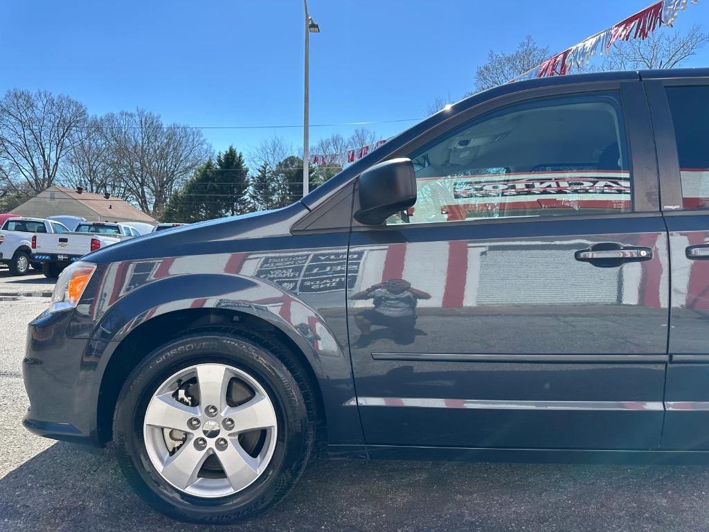 2013 Dodge Grand Caravan - $8,995