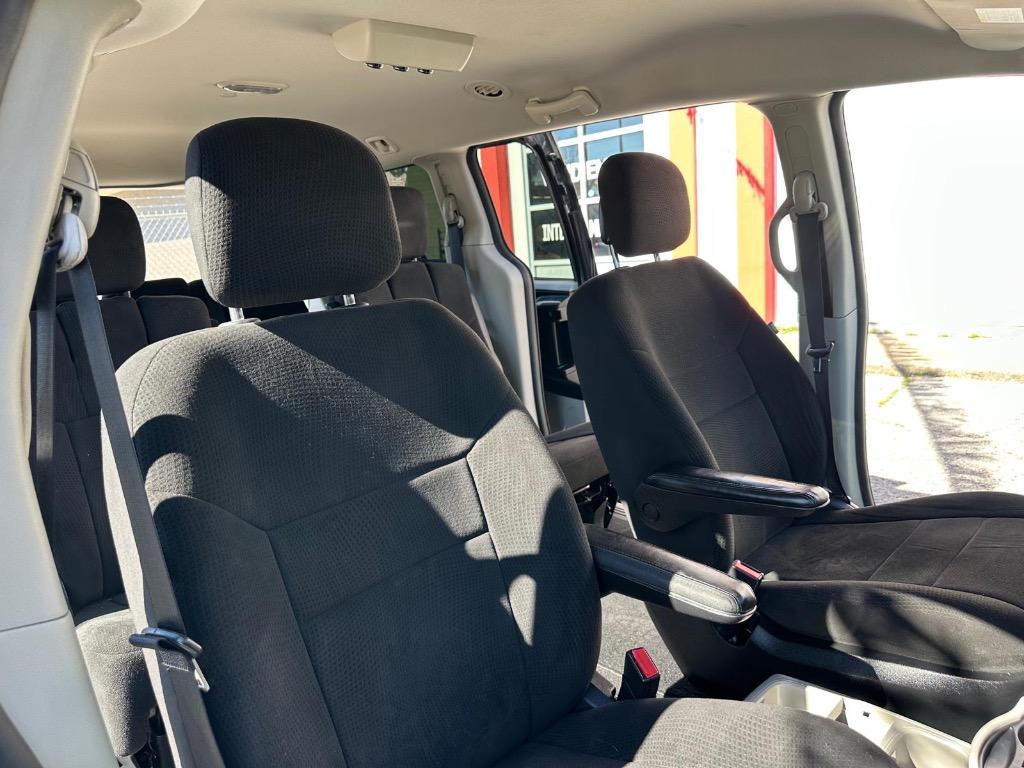 2013 Dodge Grand Caravan - $8,995