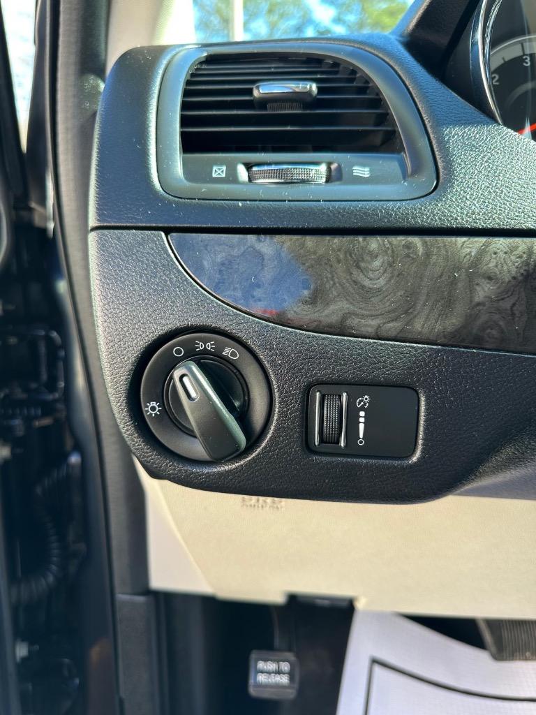 2013 Dodge Grand Caravan - $8,995