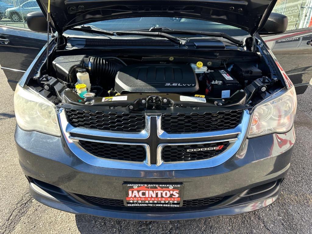 2013 Dodge Grand Caravan - $8,995