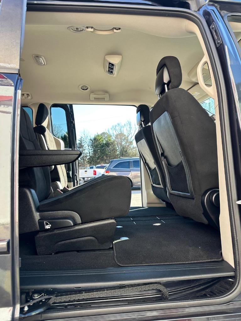 2013 Dodge Grand Caravan - $8,995
