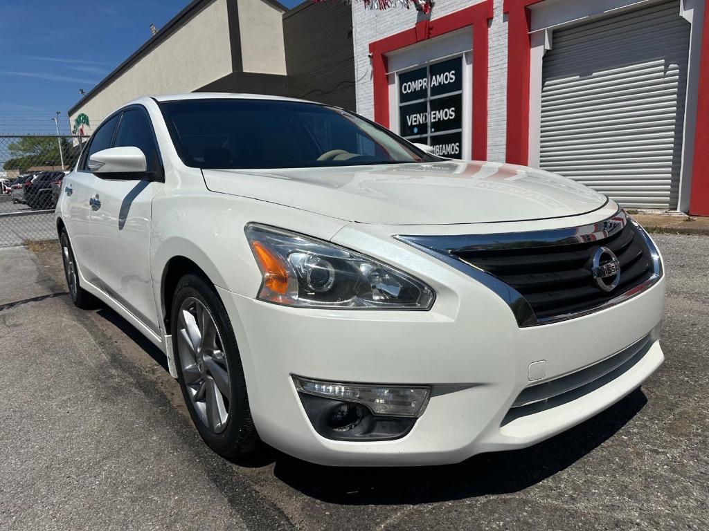 2015 Nissan Altima - $8,995