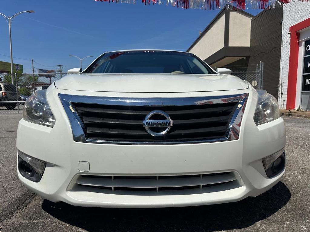 2015 Nissan Altima - $8,995