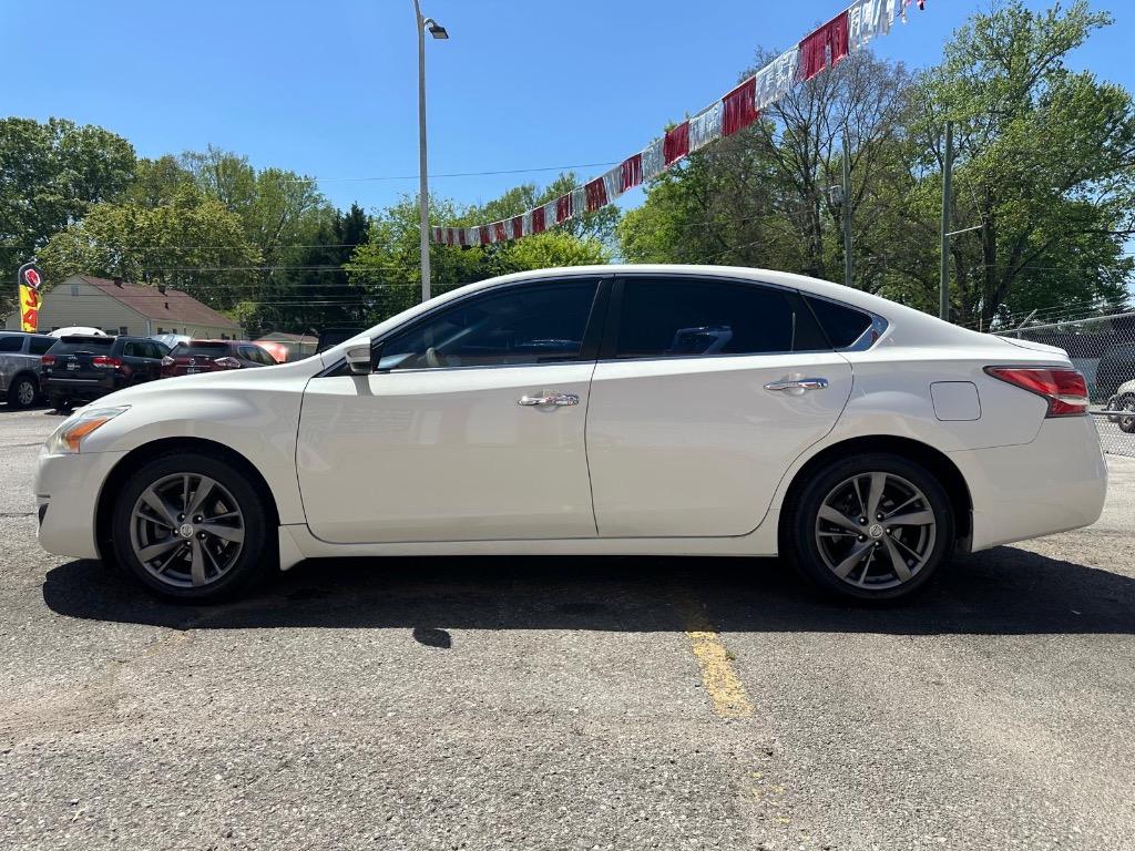 2015 Nissan Altima - $8,995